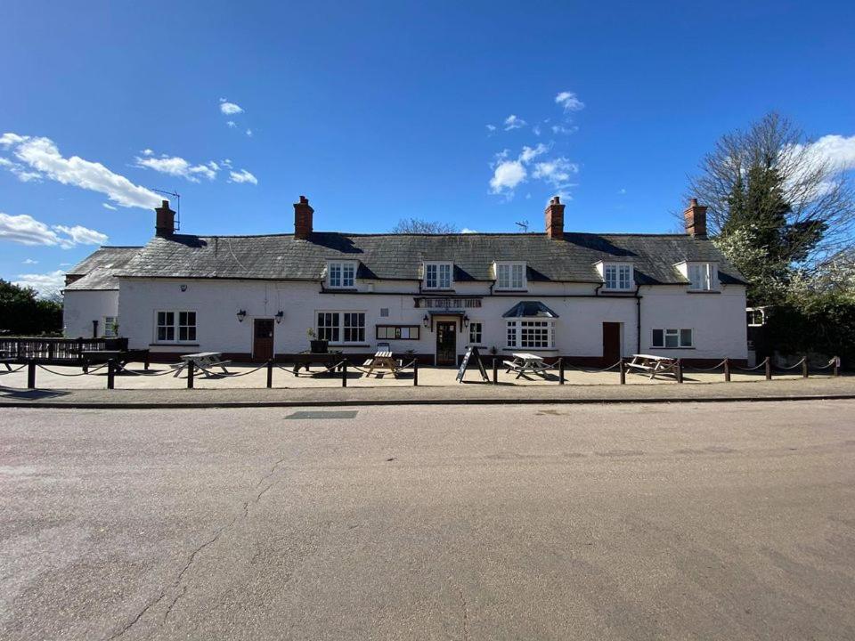 The Coffee Pot Tavern Bed and Breakfast Potterspury Exterior foto