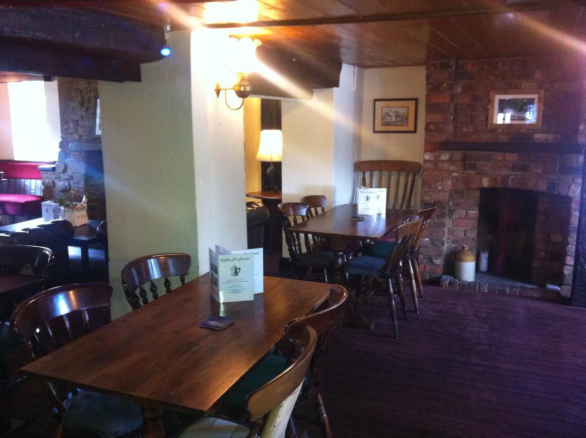 The Coffee Pot Tavern Bed and Breakfast Potterspury Exterior foto