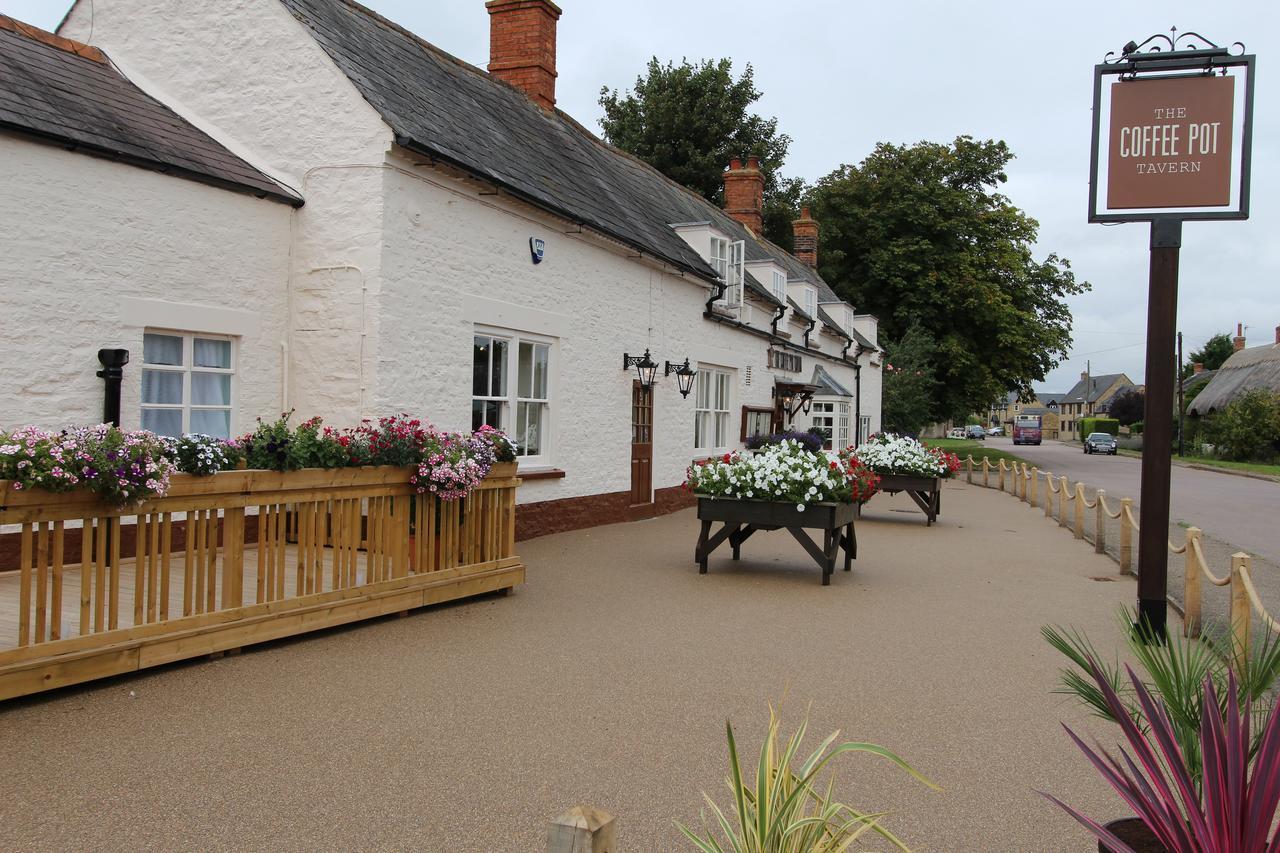 The Coffee Pot Tavern Bed and Breakfast Potterspury Exterior foto